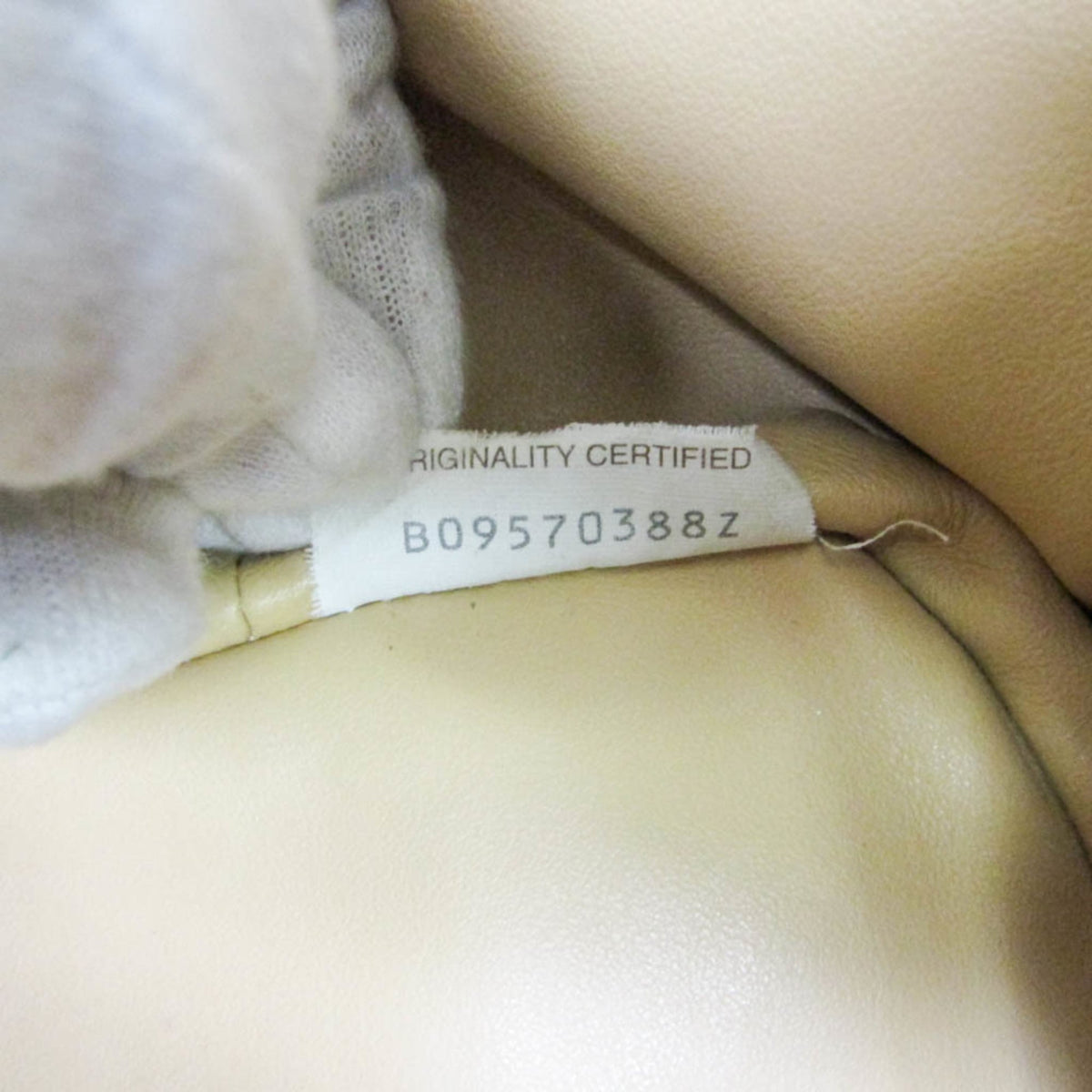 Bottega Veneta Beak · Leather