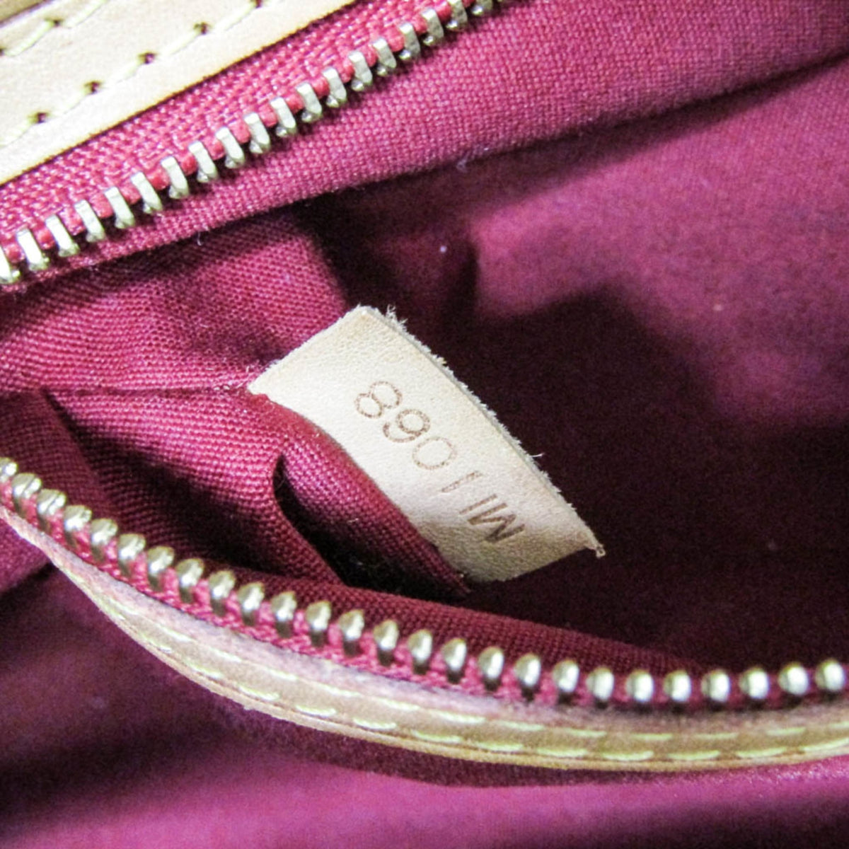 Louis Vuitton Reade PM · Monogram Vernis