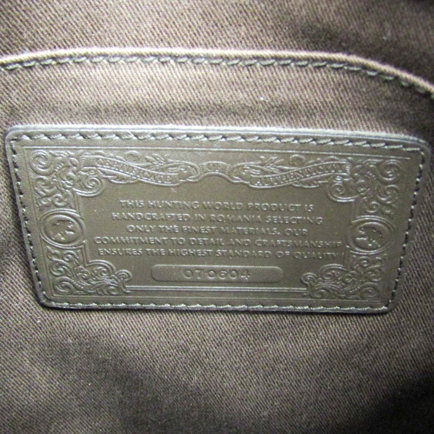 Hunting World Safari Embroidery · Canvas