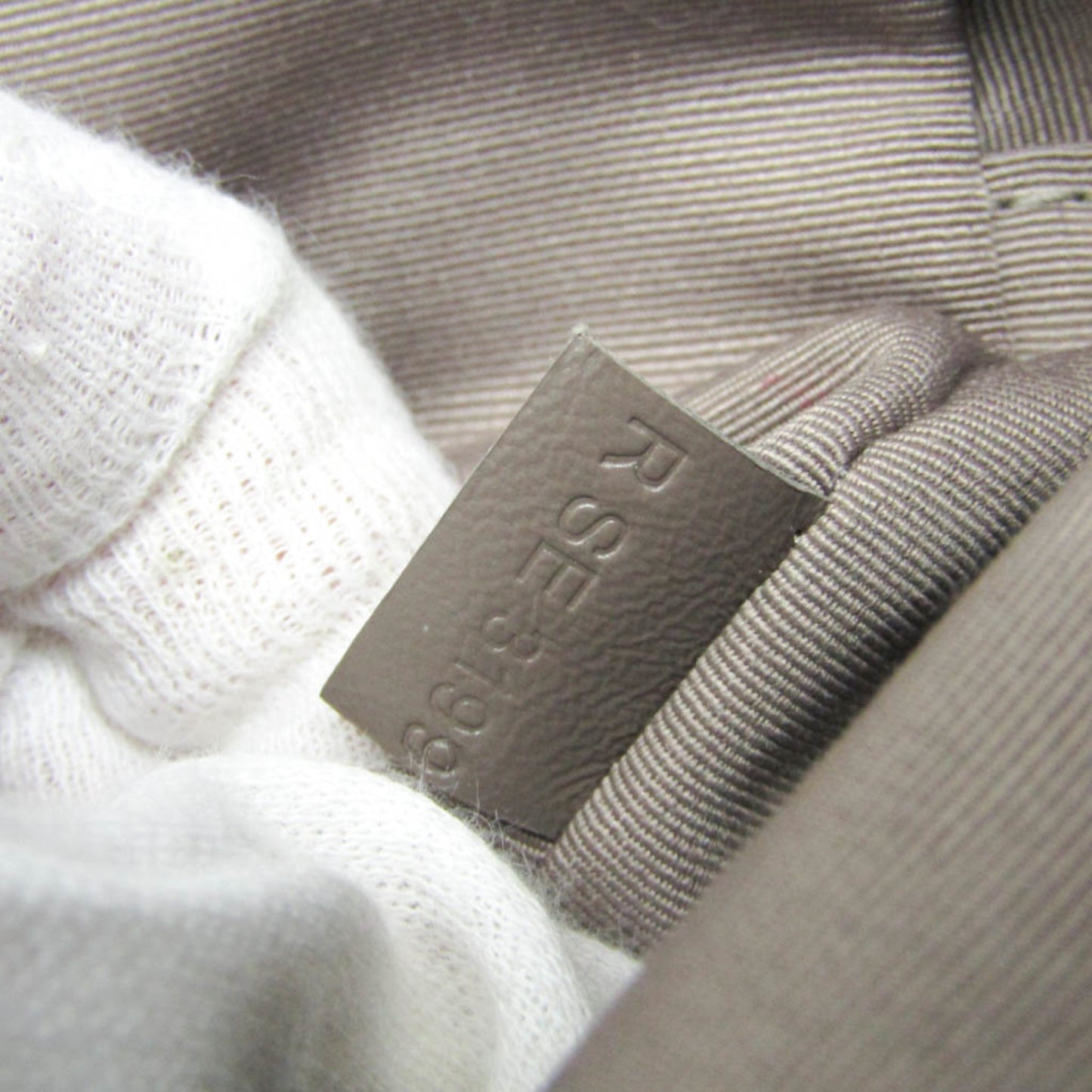 Marc Jacobs Quilted Softshot · Leather