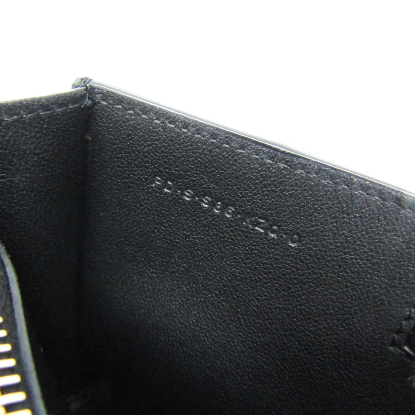Valentino Garavani V Logo · Chain Pouch