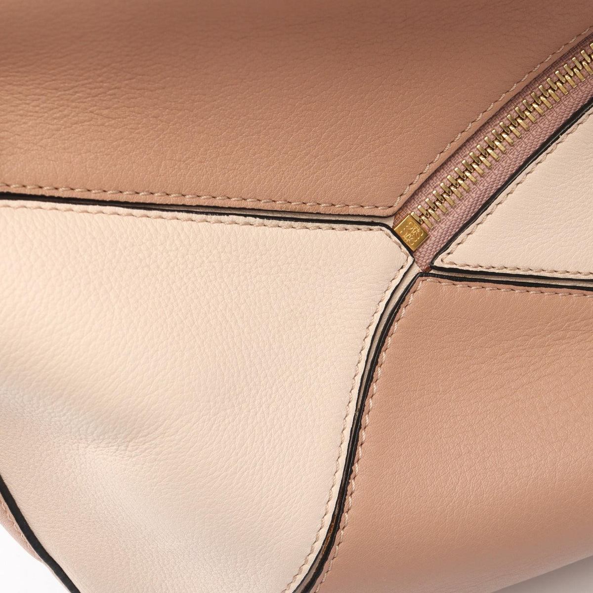 Loewe Puzzle Medium · Leather