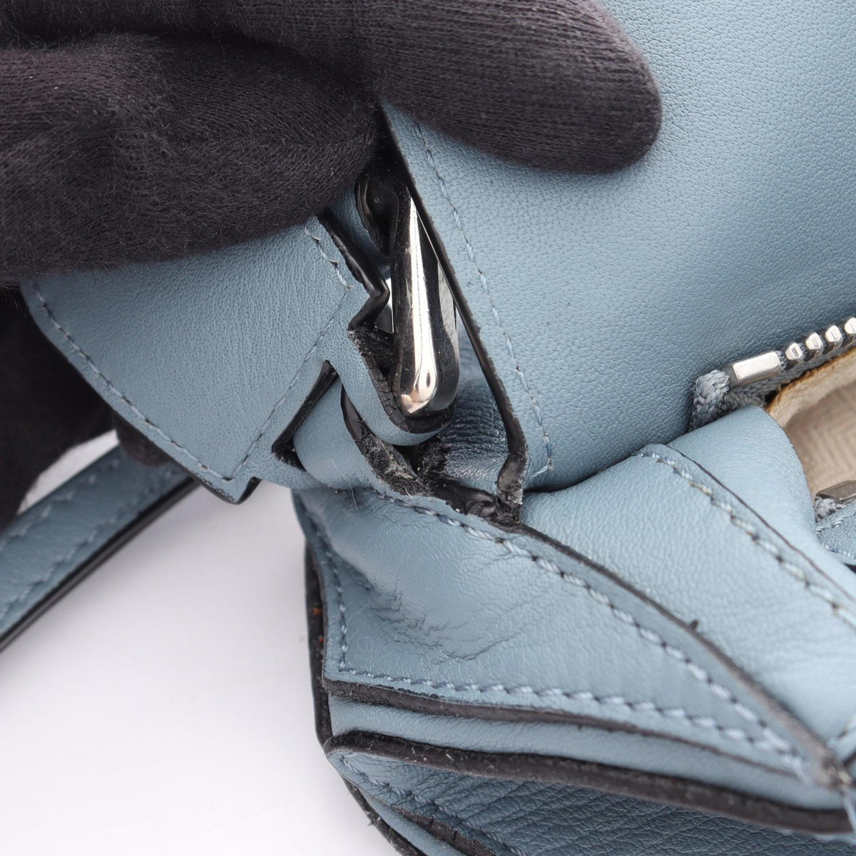 Loewe Puzzle · Medium · Leather