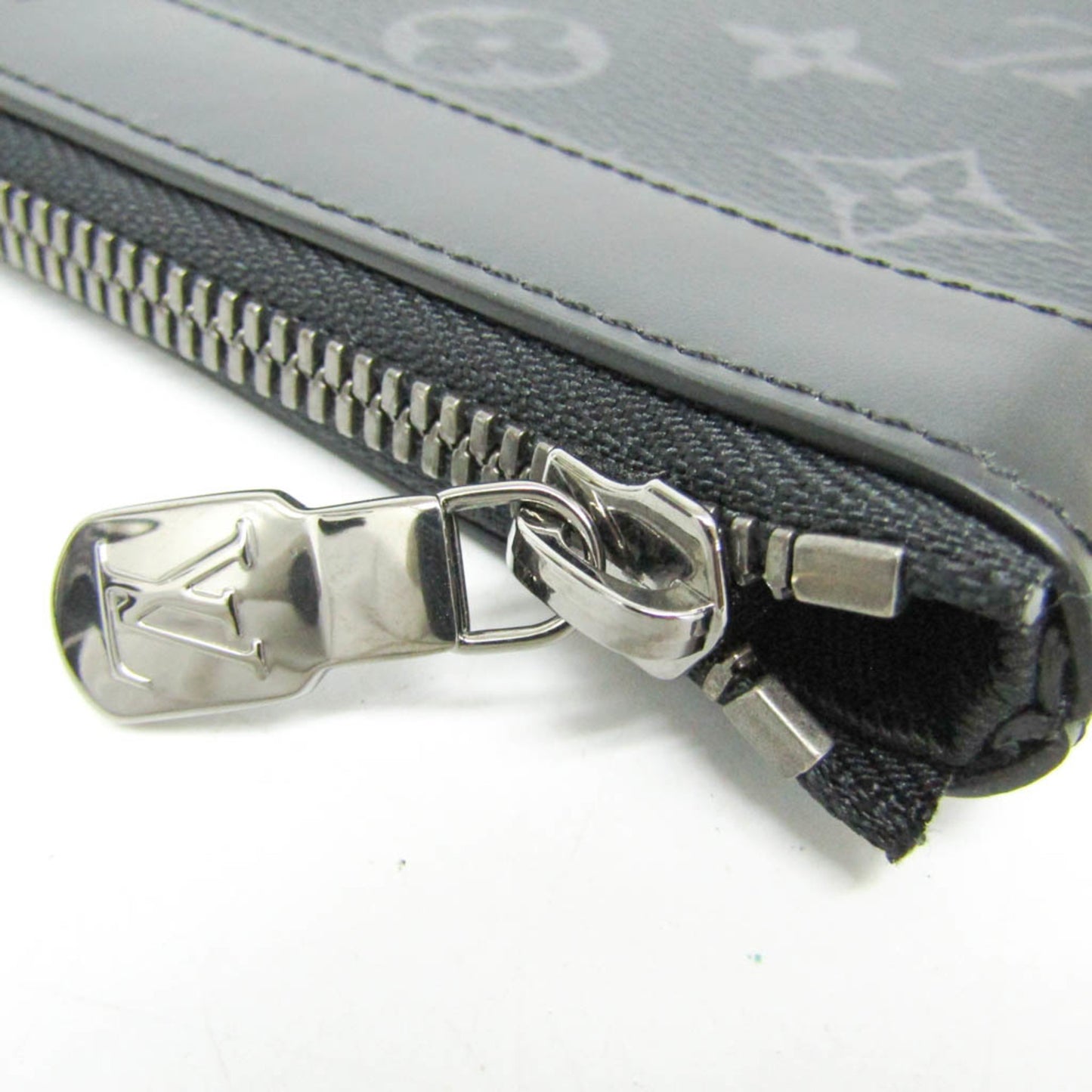 Louis Vuitton Pochette Discovery · Eclipse