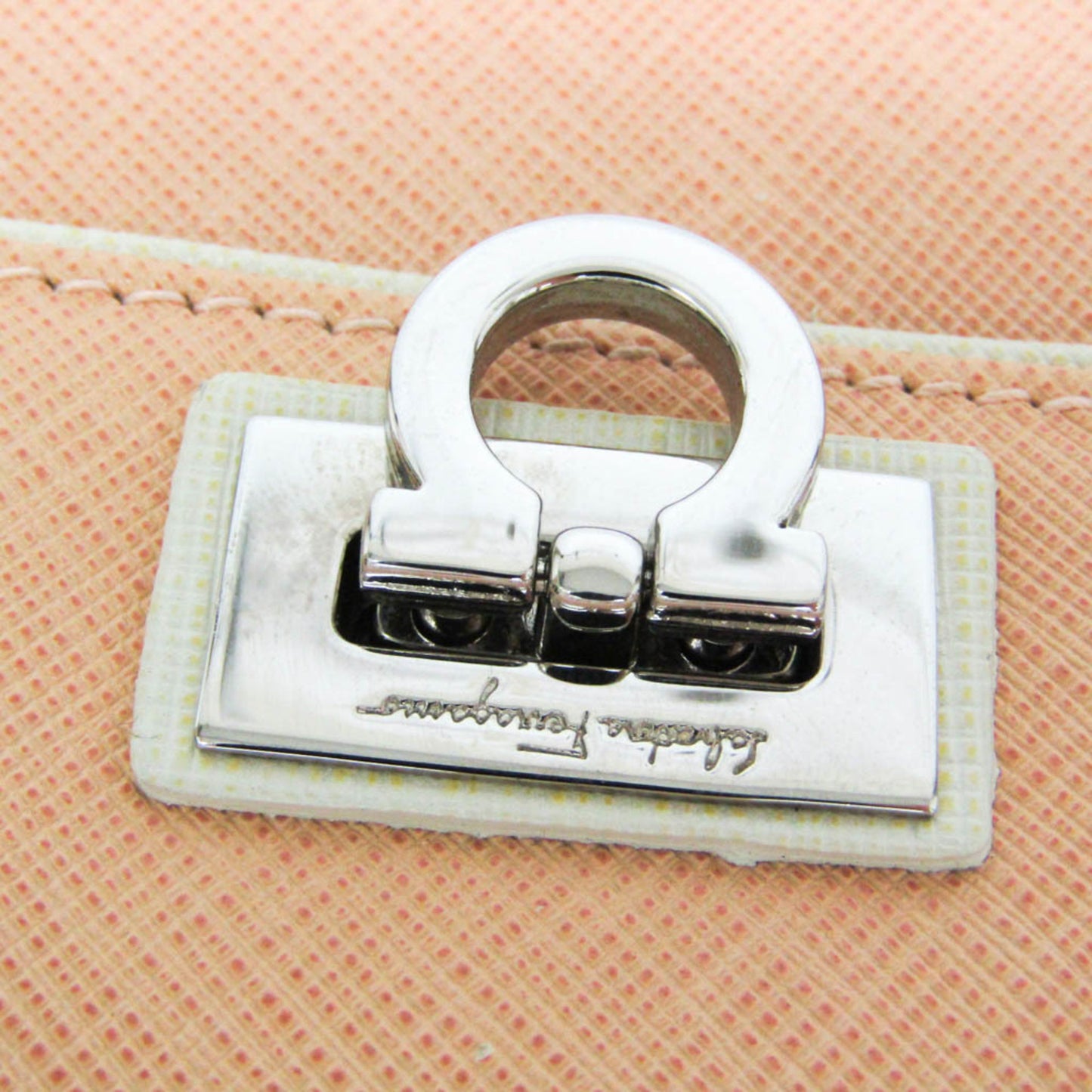 Salvatore Ferragamo Gancini Vara · Ribbon Handle