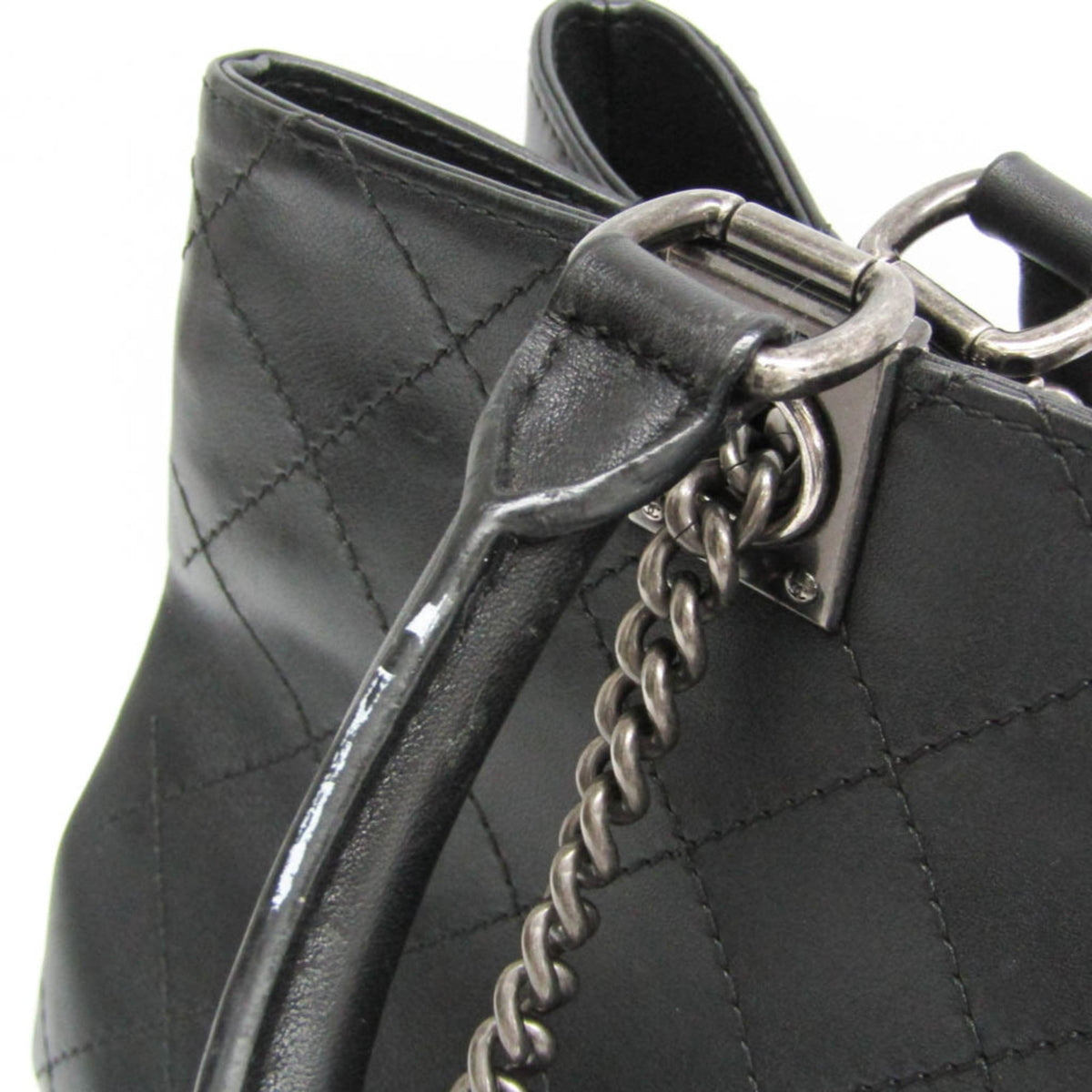 Chanel Diamond Stitch · Chain Shoulder