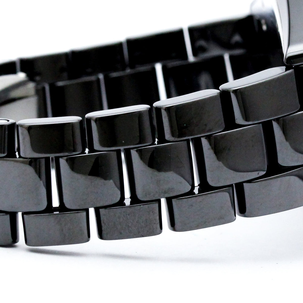 Chanel J12 · Ceramic · Automatic