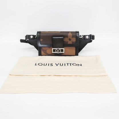 Louis Vuitton Bumbag Dauphine · Monogram Giant