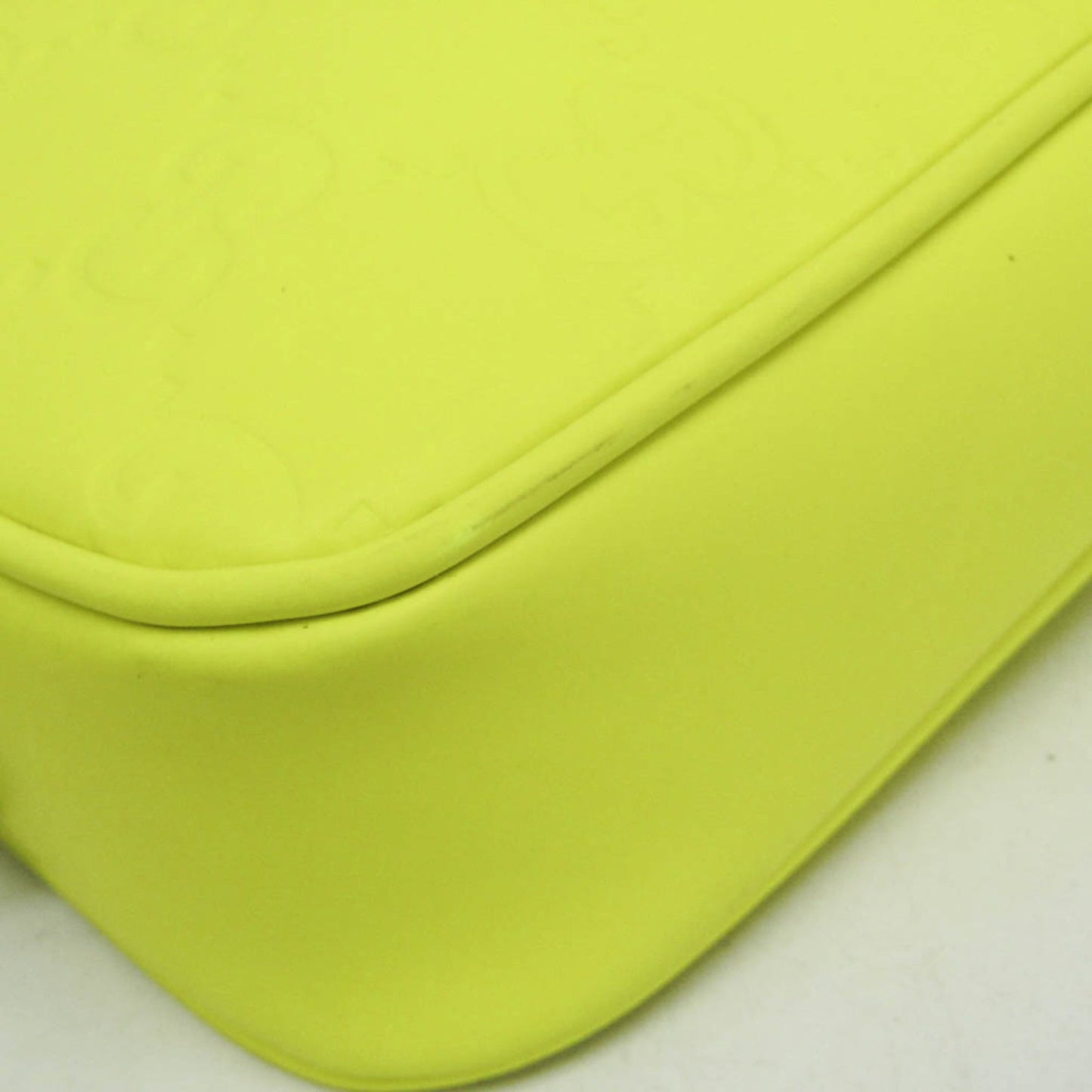 Gucci GG Rubber Effect · Neon Clutch