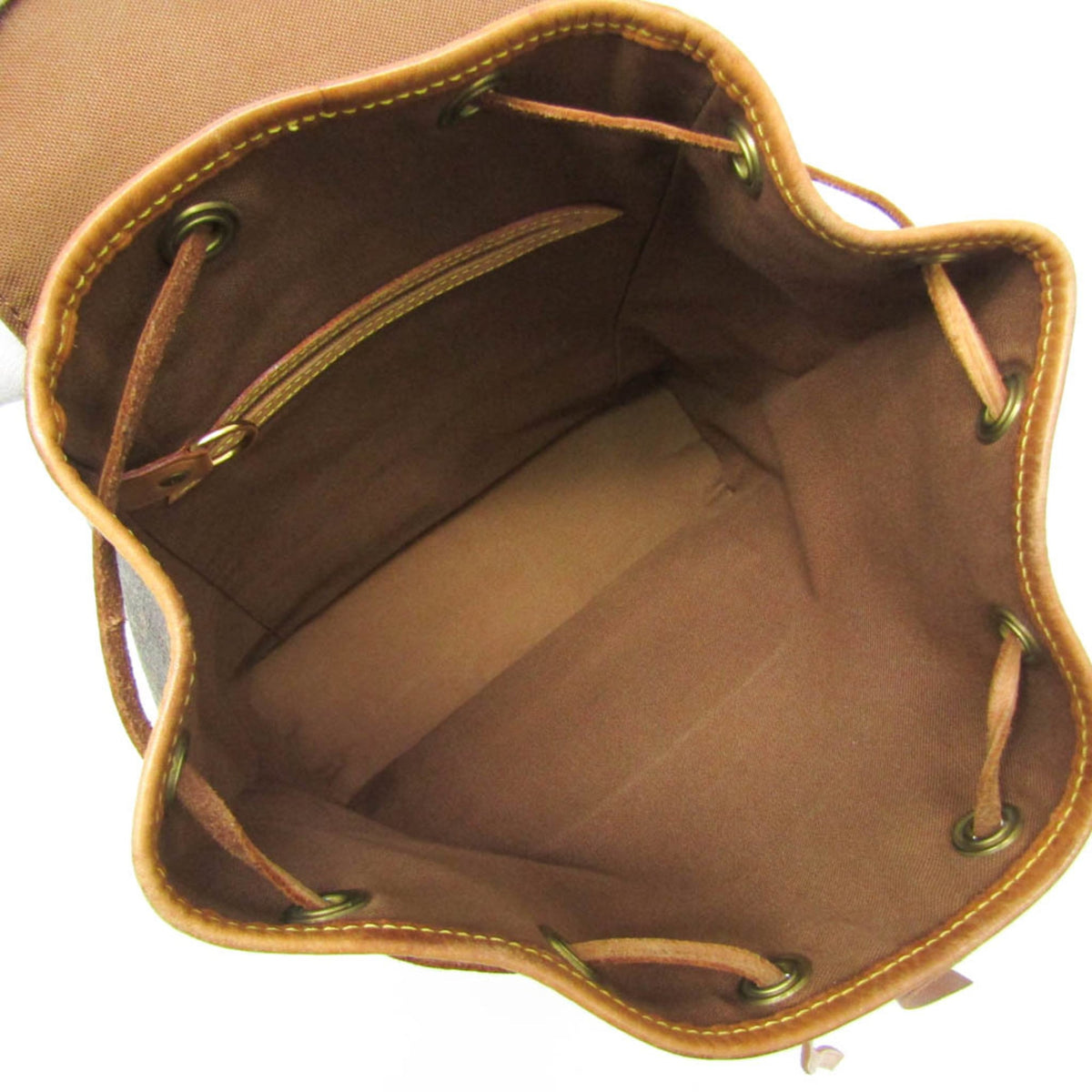 Louis Vuitton Montsouris MM · Monogram