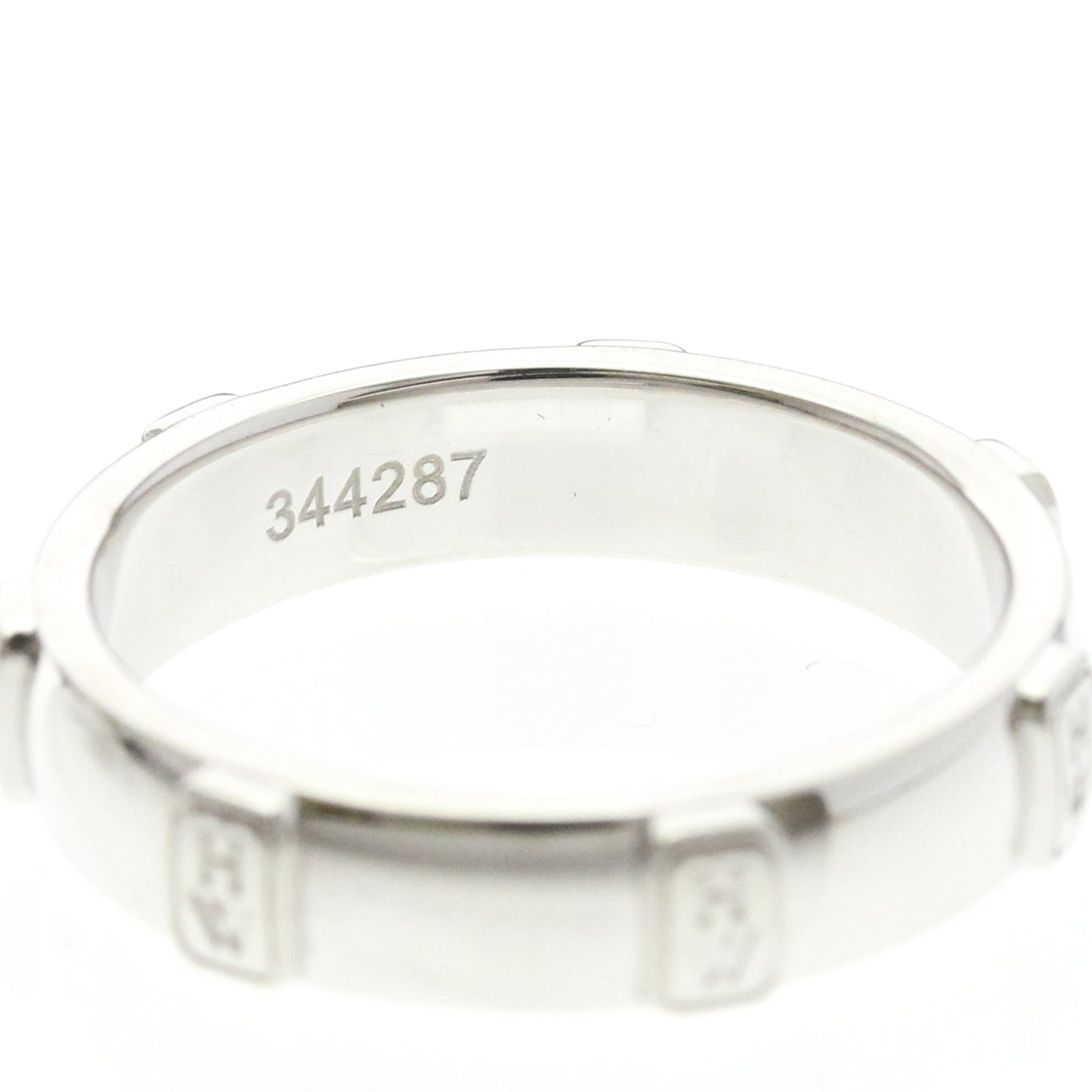 Harry Winston HW Logo · Diamond · 18K White Gold