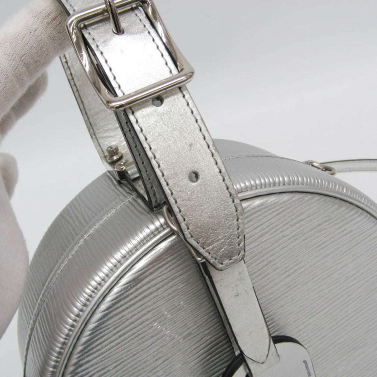 Louis Vuitton Petite Boîte Chapeau · Epi