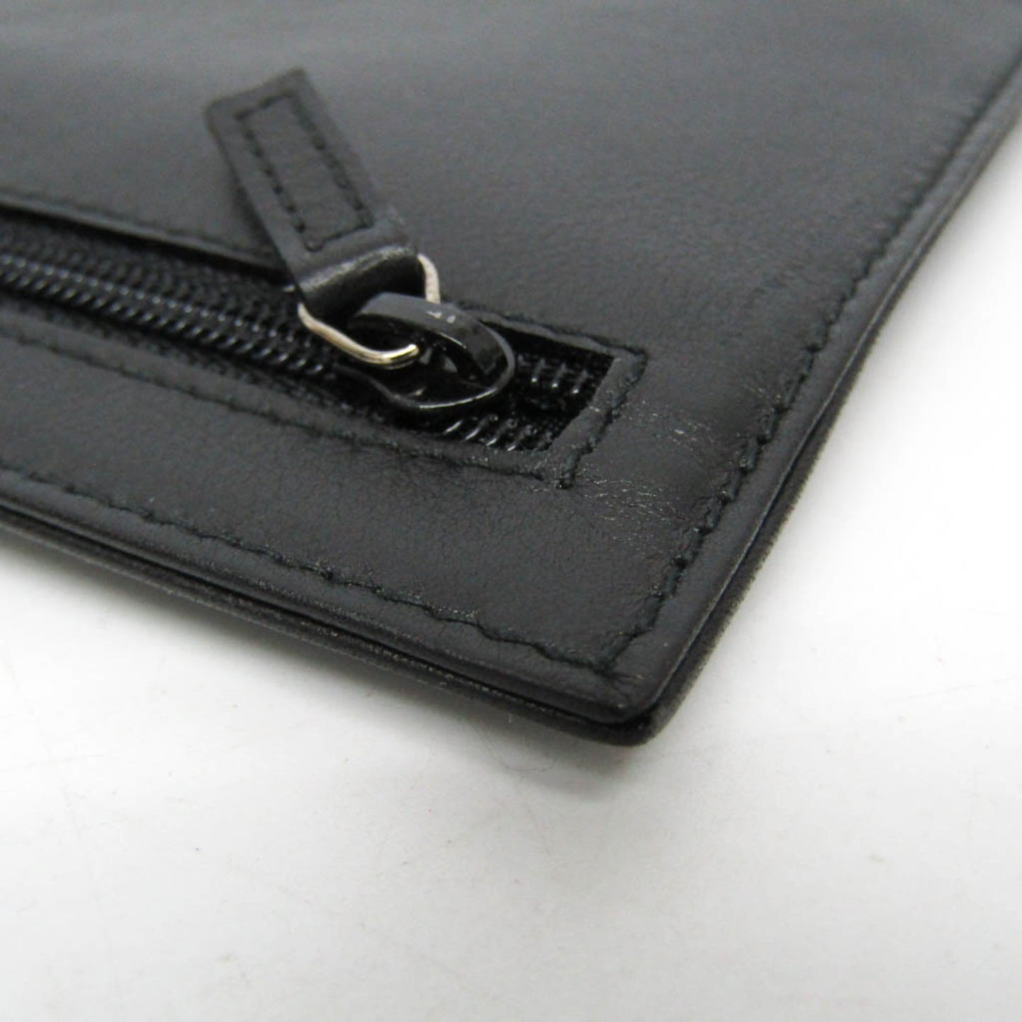 Gucci Multi-Pocket Leather Pouch