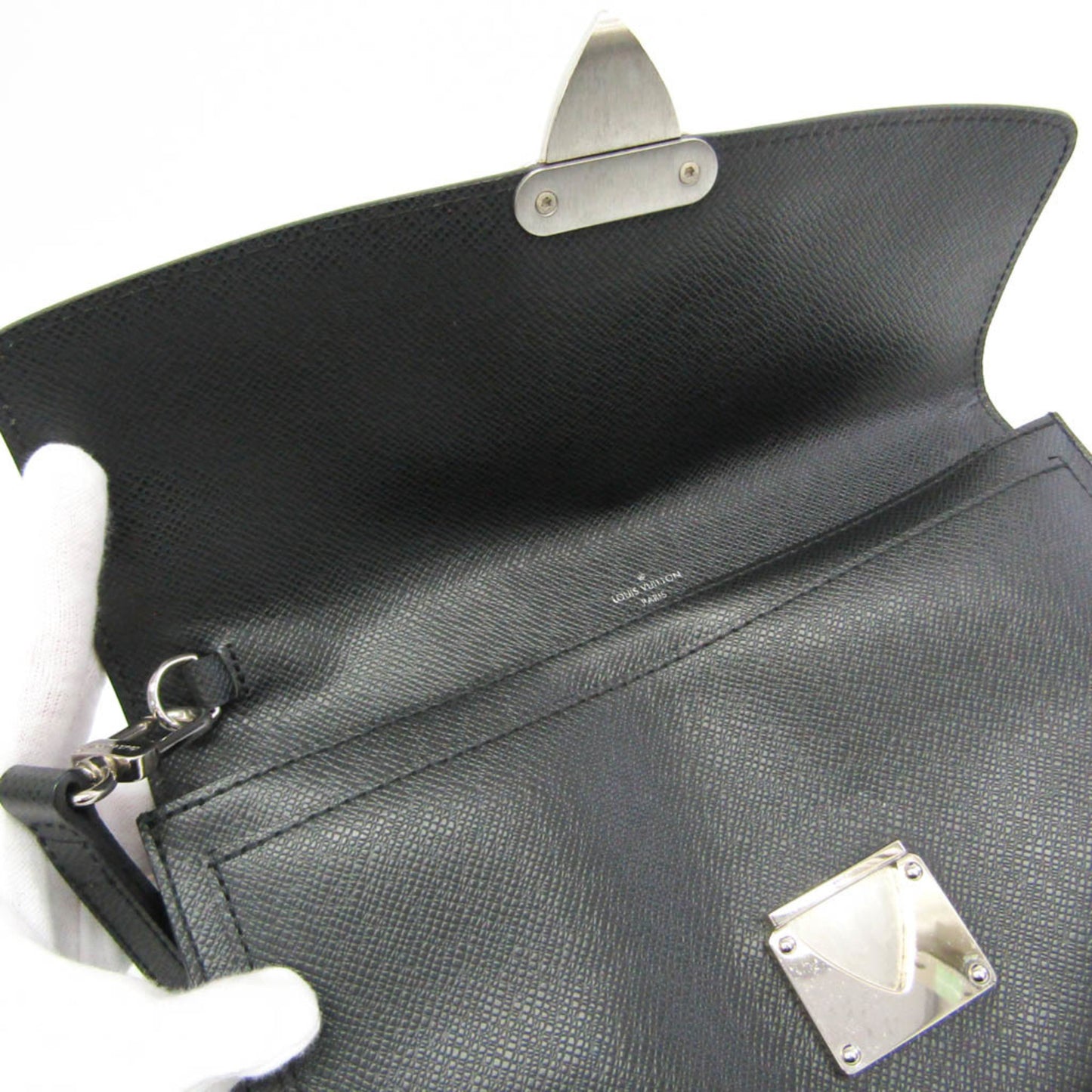Louis Vuitton Taiga Veraiya · Ardoise