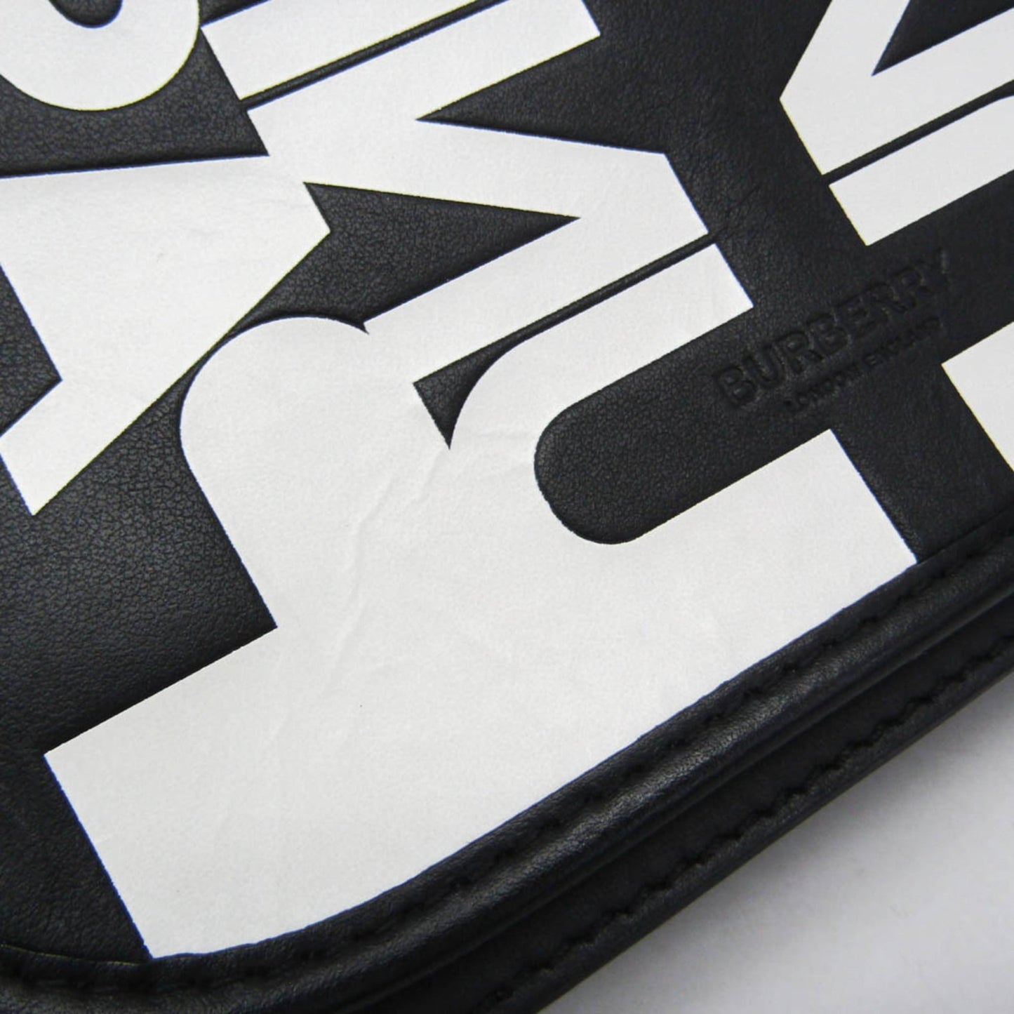 Burberry Universal Passport · Leather