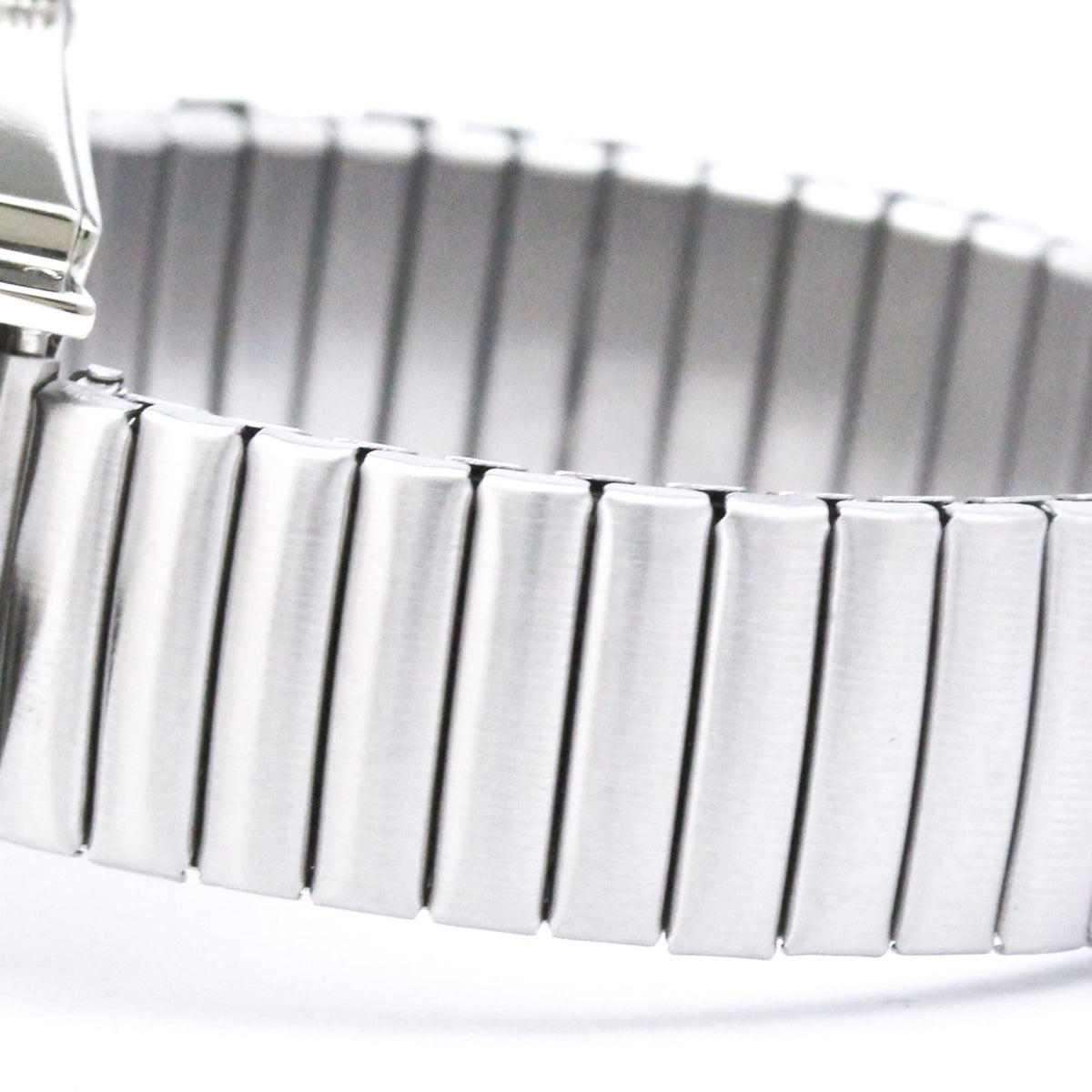 Hamilton Ventura · Steel · Quartz