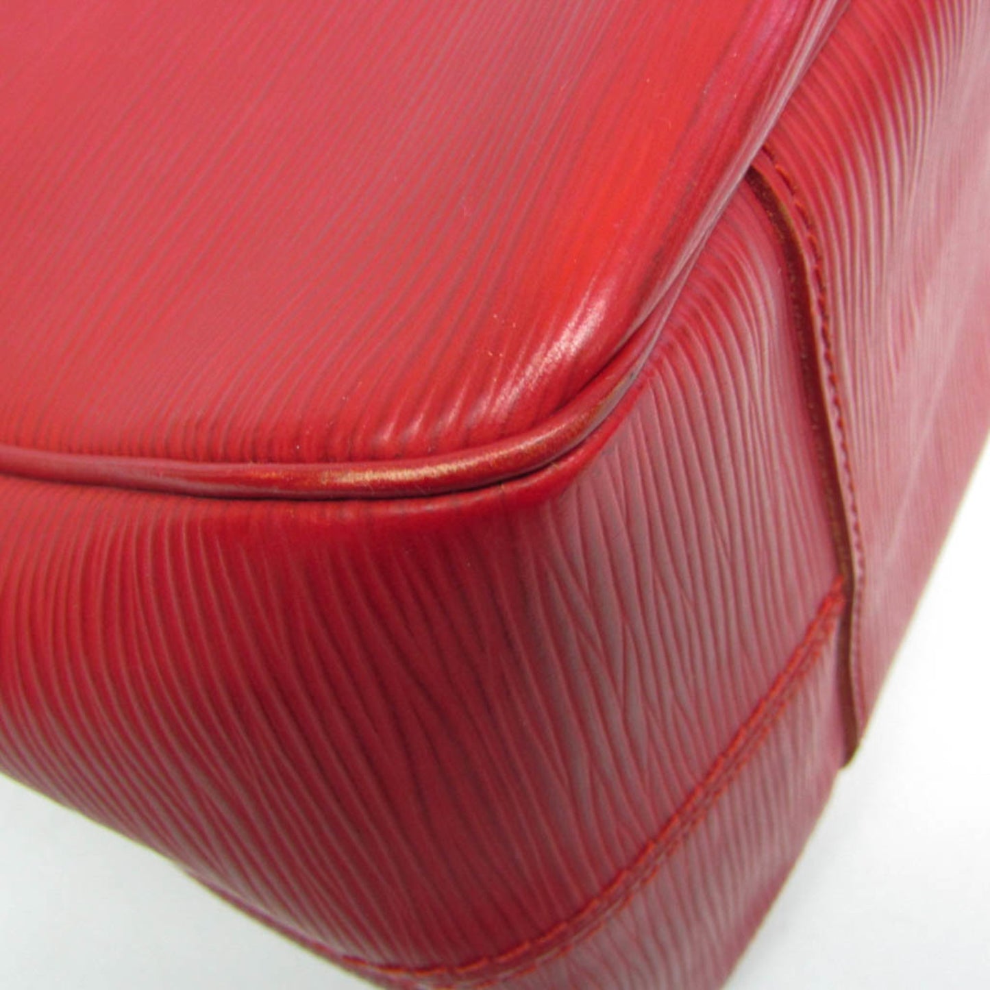 Louis Vuitton Passy GM · Epi Rouge