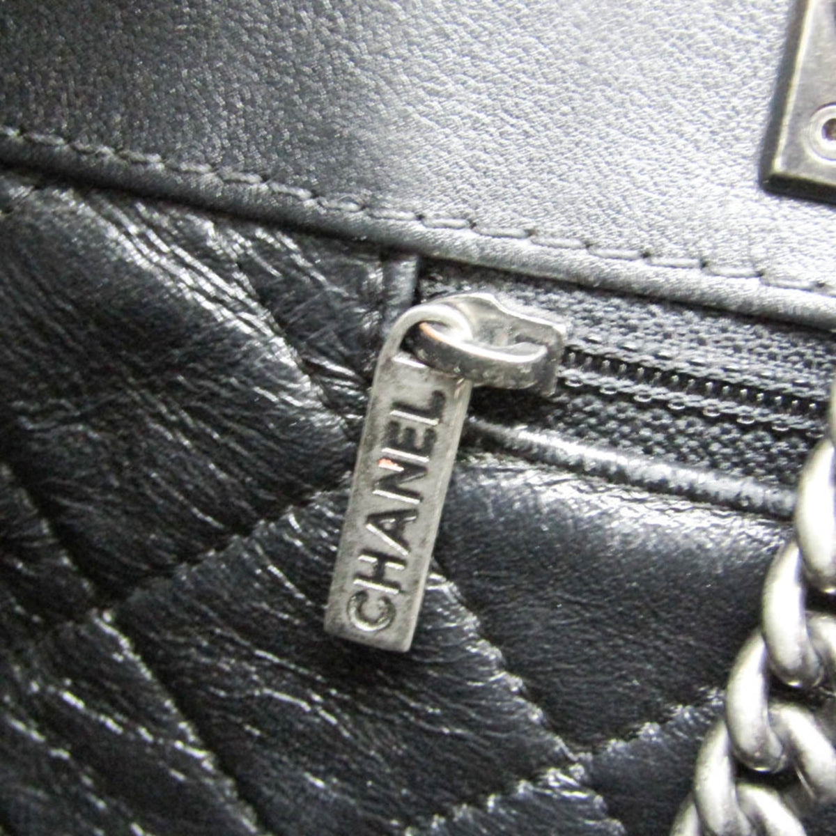 Chanel Diamond Stitch · Chain Shoulder