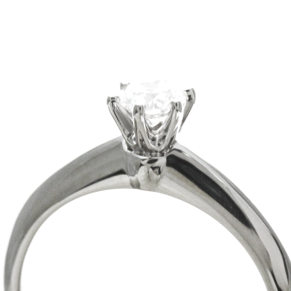Tiffany Solitaire · Diamond · Platinum · VVS2