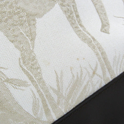 Hunting World Safari Embroidery · Canvas
