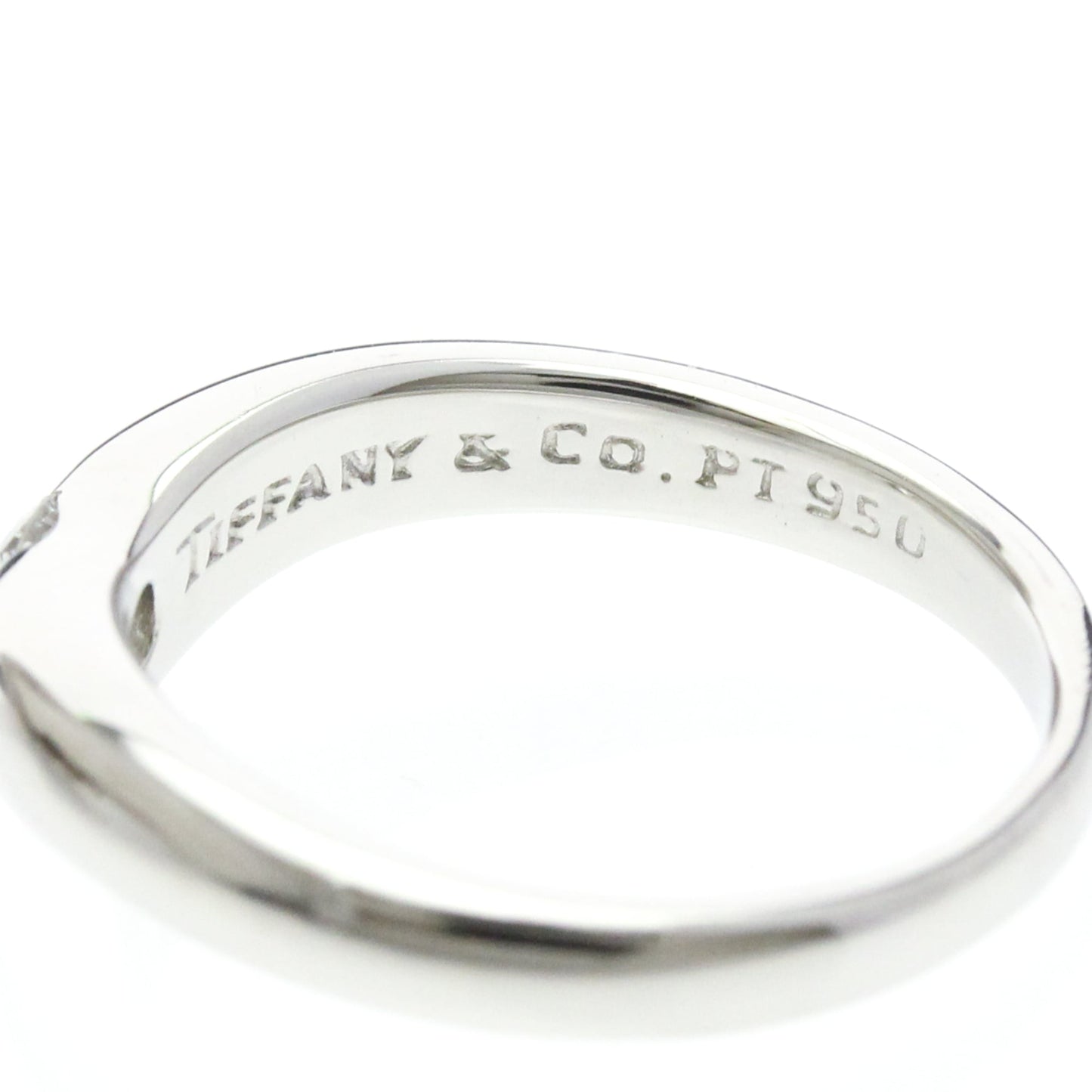 Tiffany Curved Band · Platinum · Diamond