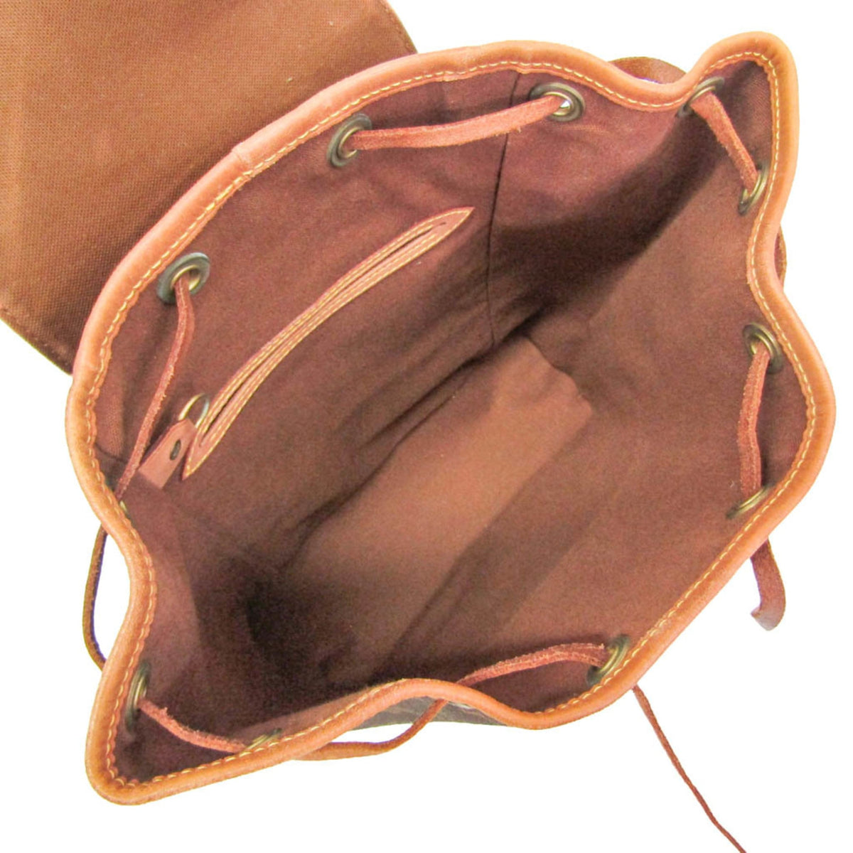 Louis Vuitton Montsouris MM · Monogram
