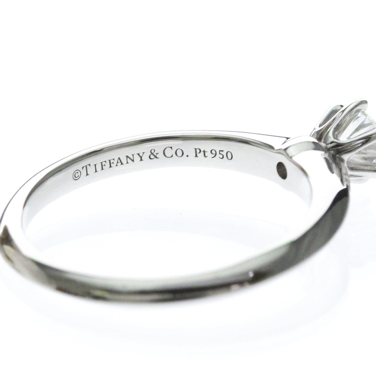 Tiffany Solitaire · Diamond · Platinum · VVS2