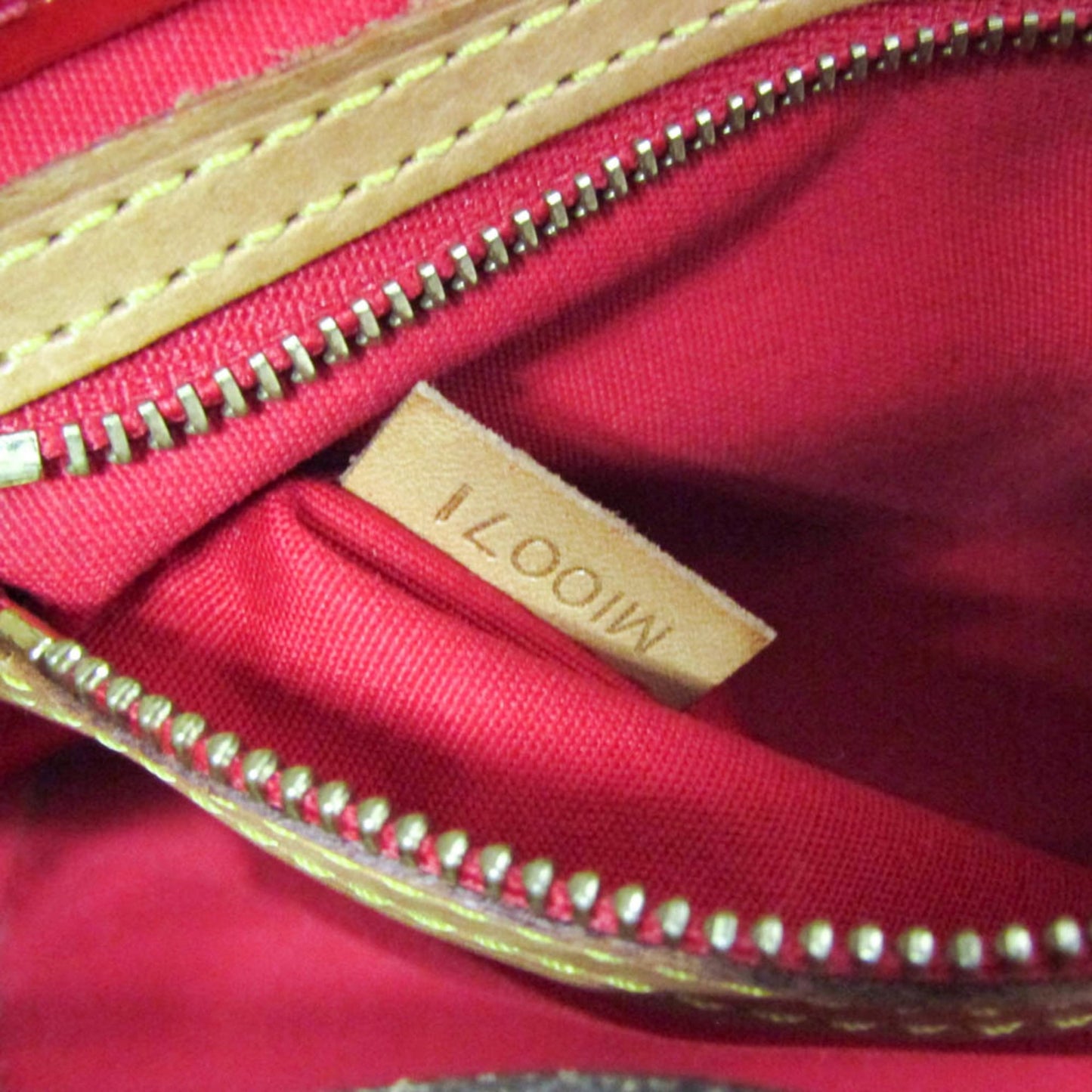 Louis Vuitton Monogram Vernis Reade PM