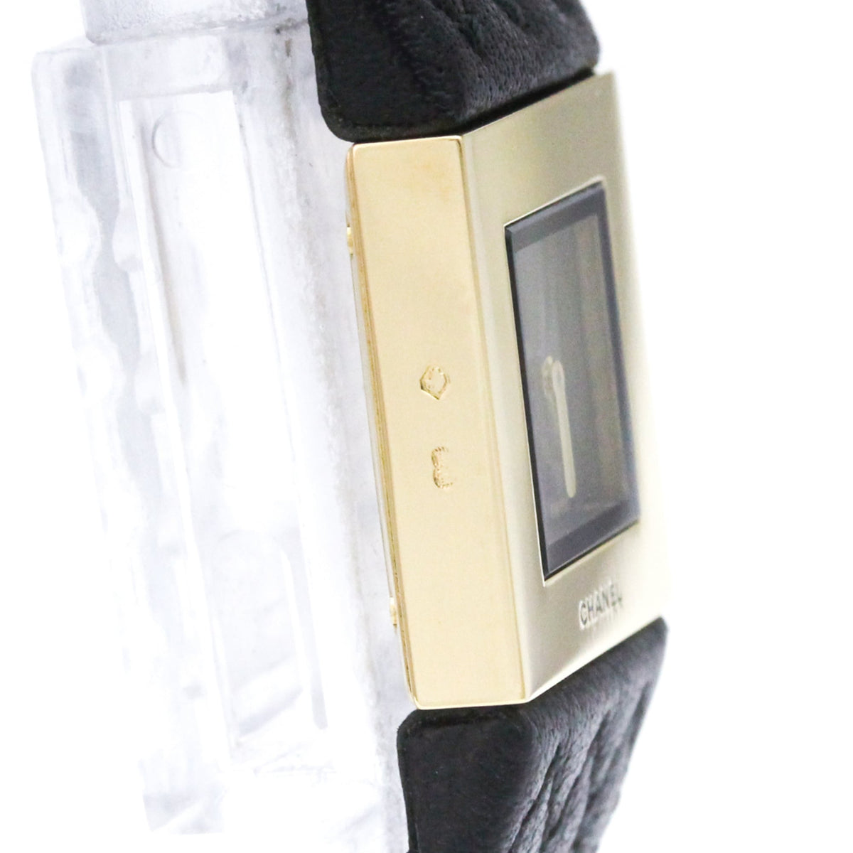 Chanel Matelasse · 18K Yellow Gold