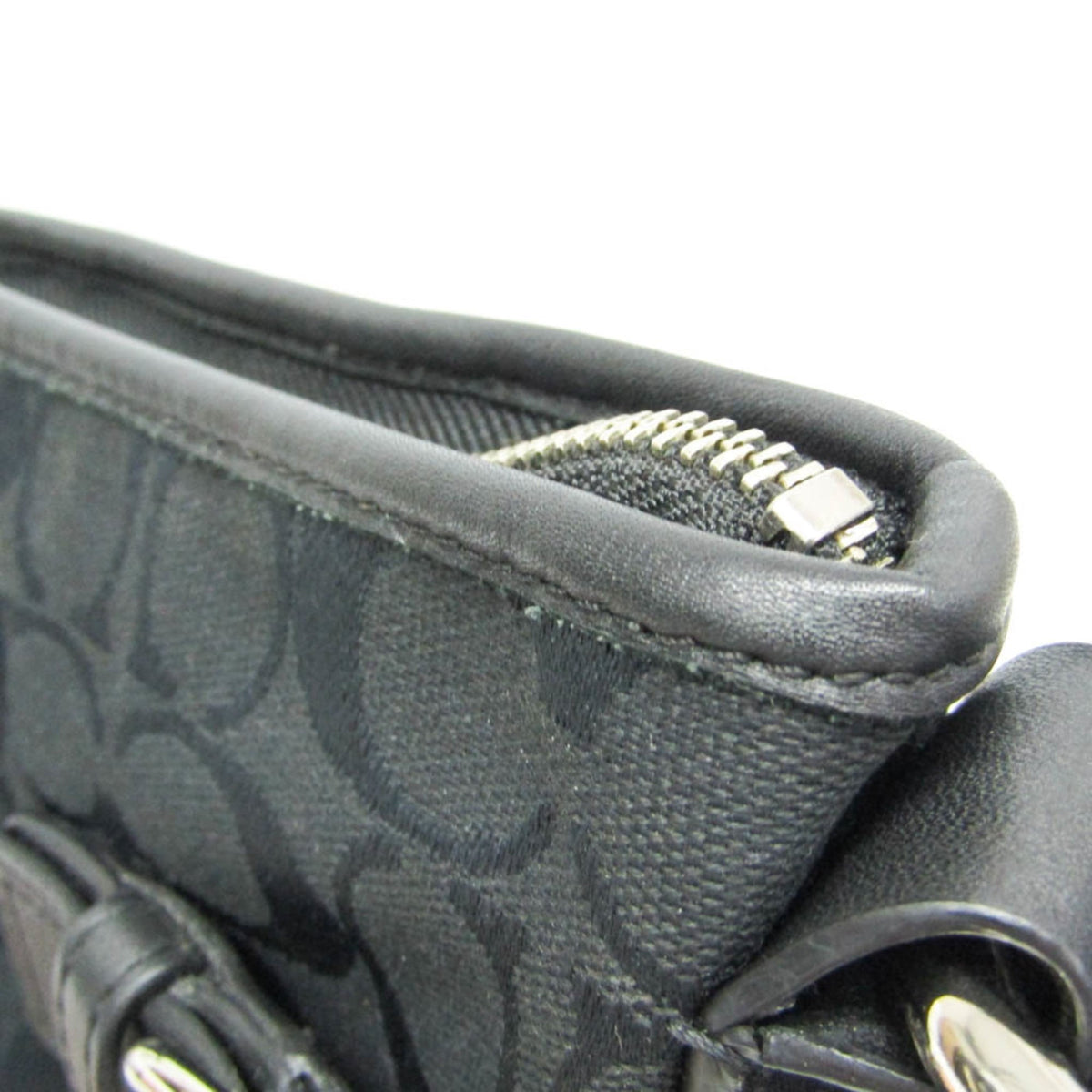 Coach Signature · Canvas & Leather