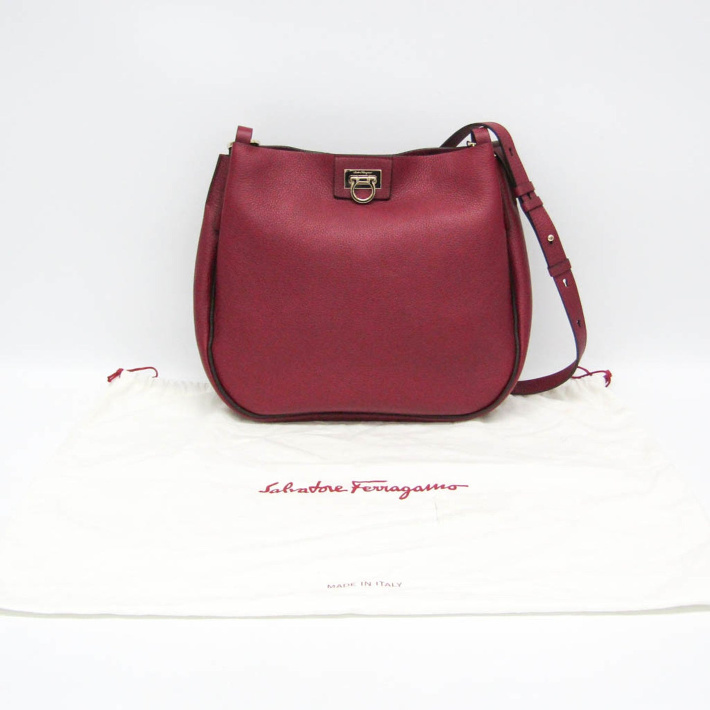 Salvatore Ferragamo Gancini · Leather