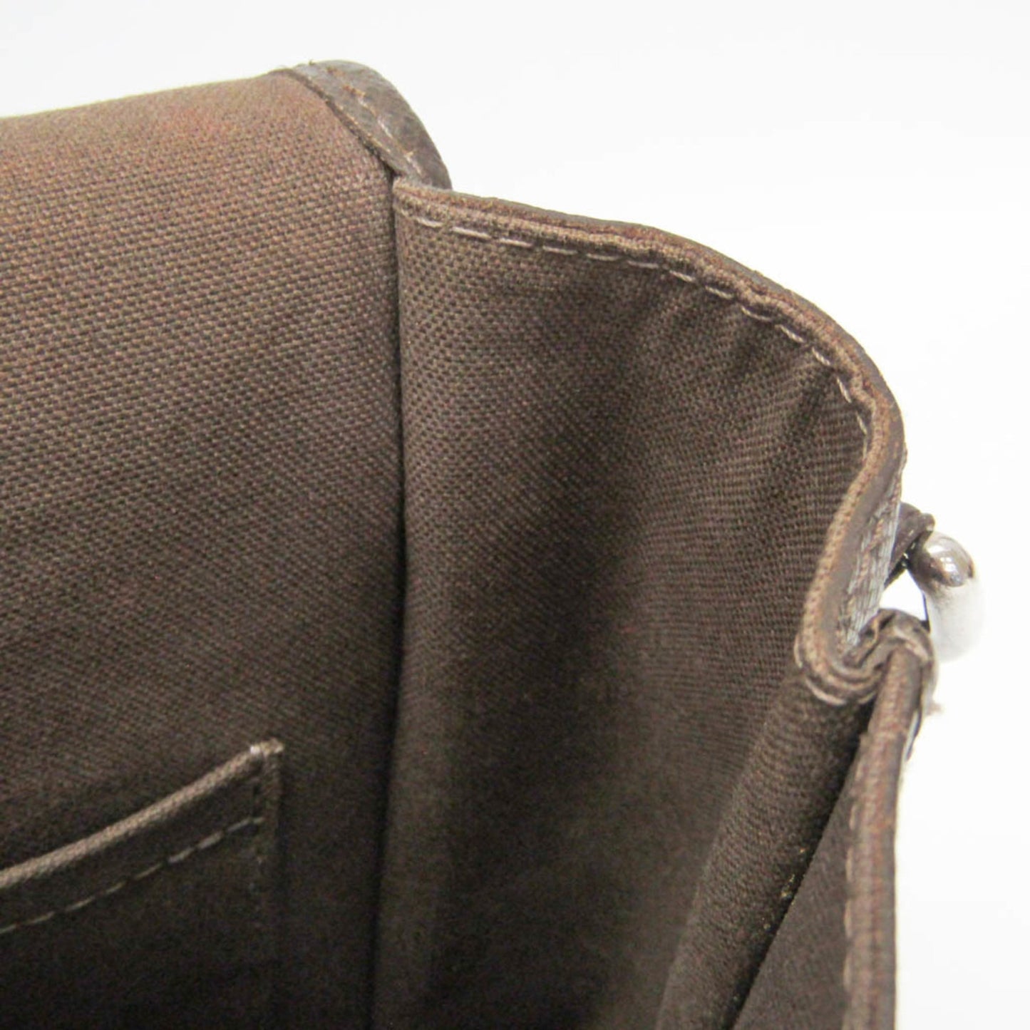 Louis Vuitton Taiga Andrei · Messenger