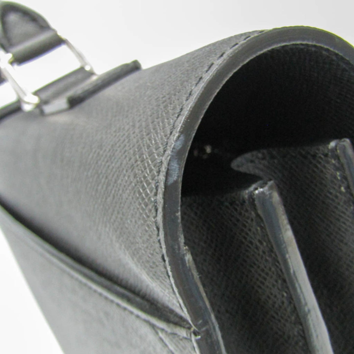 Louis Vuitton Neo Robusto 2 · Taiga