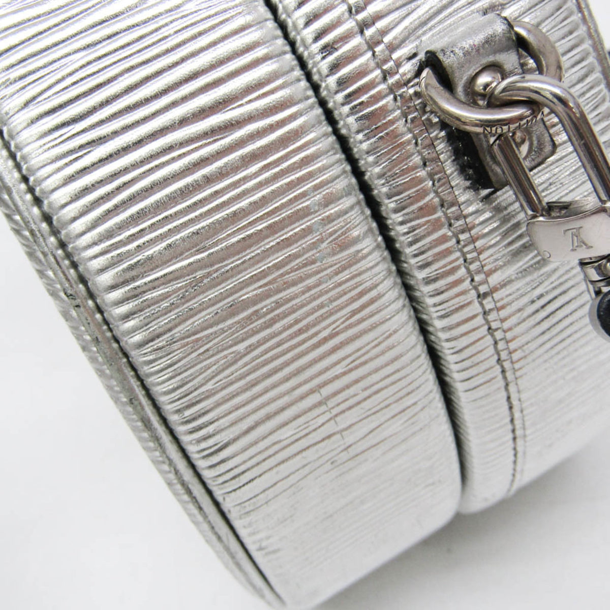 Louis Vuitton Petite Boîte Chapeau · Epi
