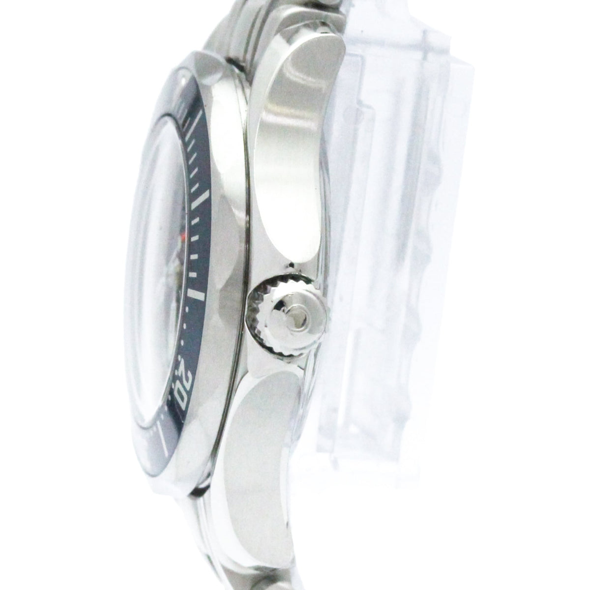 Omega Seamaster Professional 300M · Quartz