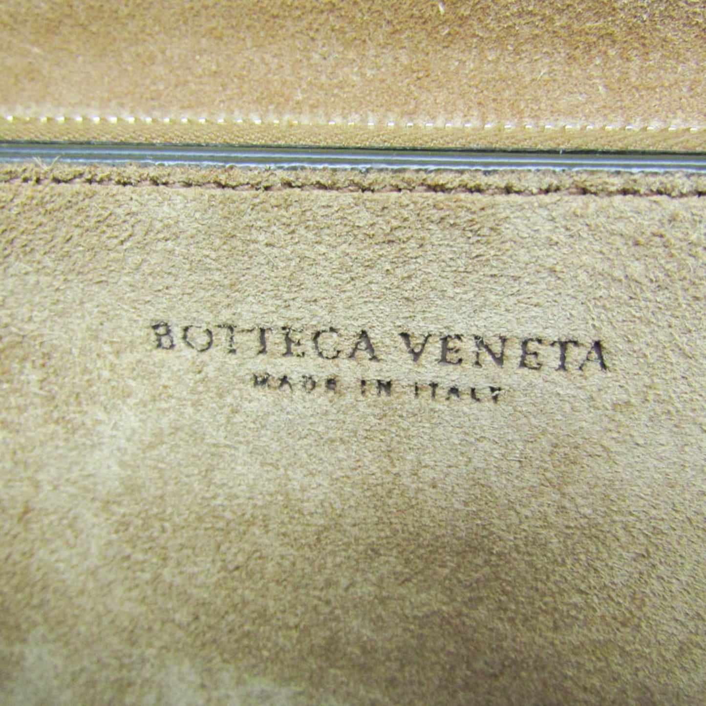 Bottega Veneta Classic · Leather