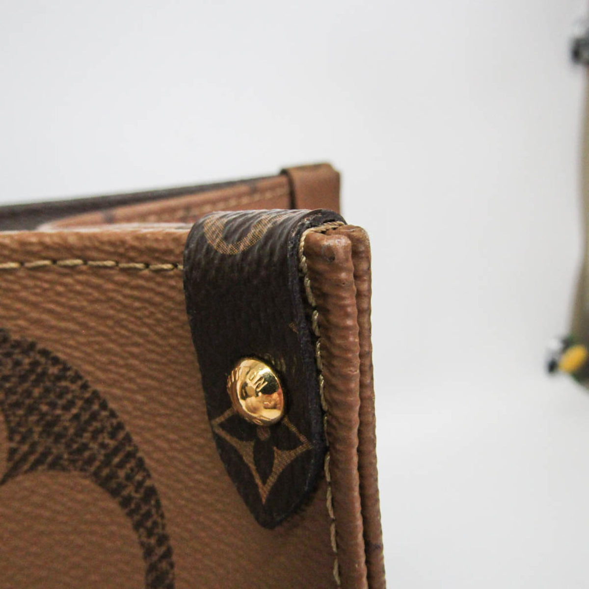 Louis Vuitton On The Go GM · Monogram Reverse