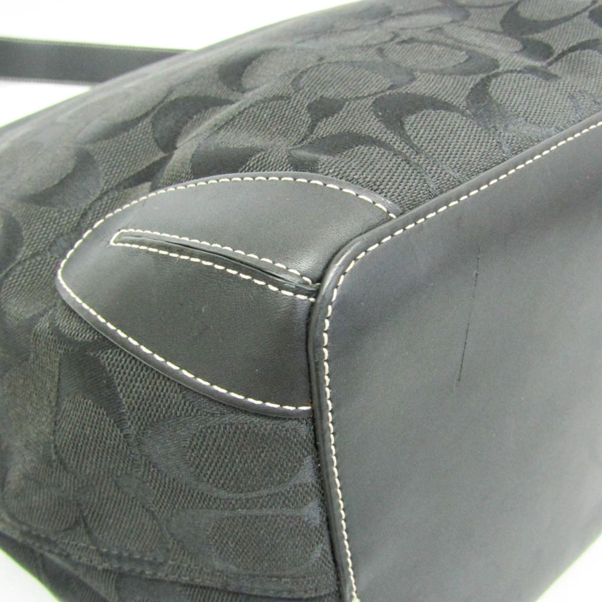 Coach Signature · Canvas & Leather