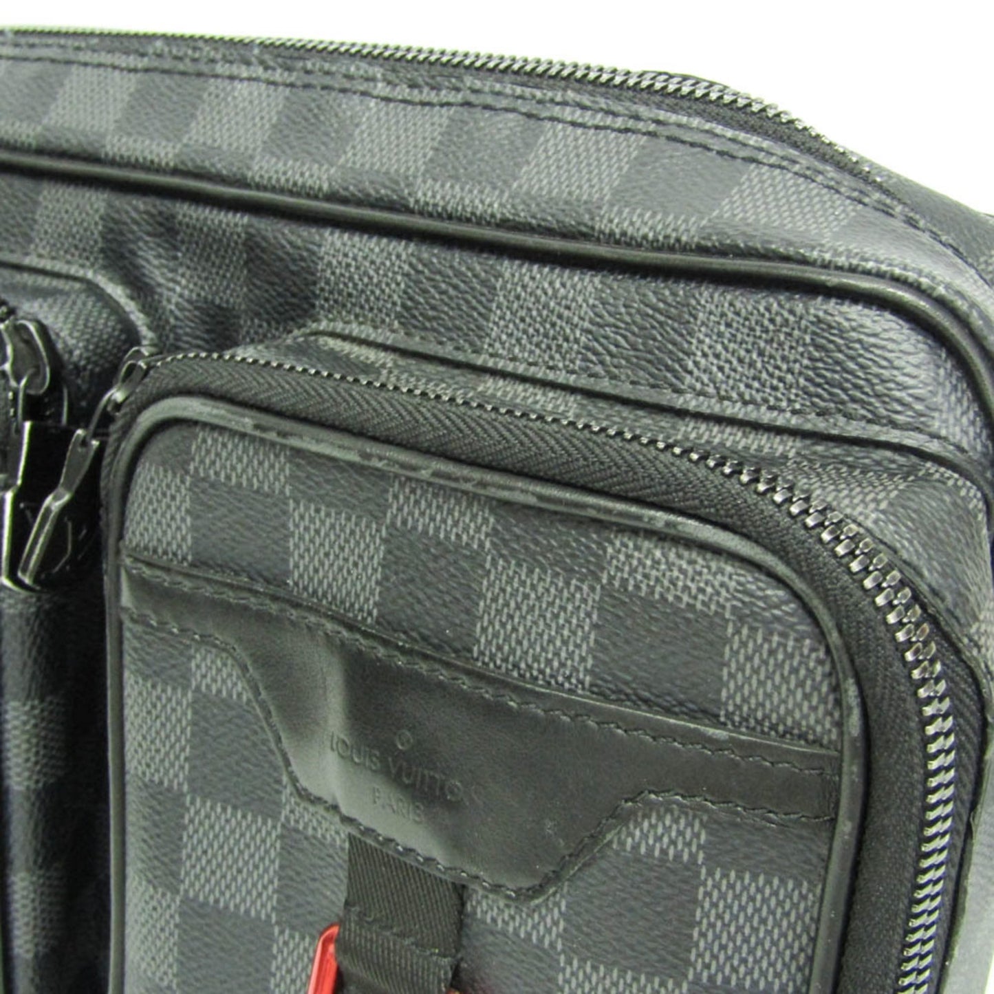 Louis Vuitton Utility Messenger · Damier Graphite