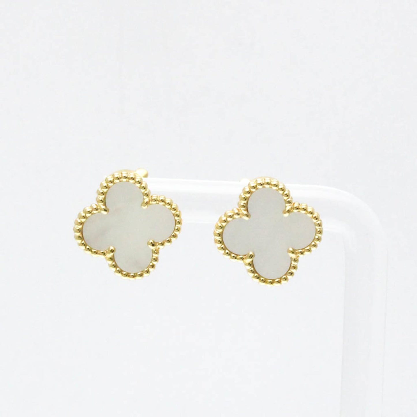 Van Cleef & Arpels Alhambra · Mother of Pearl