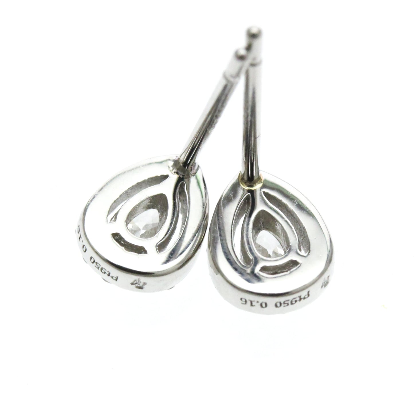 Ponte Vecchio · Pear-Shaped Diamond · Platinum