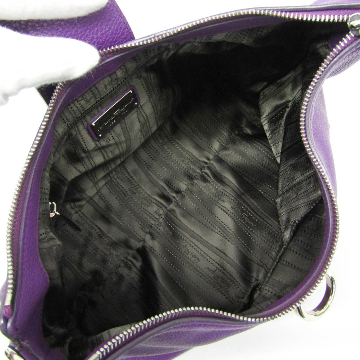 Salvatore Ferragamo Gancini · Leather