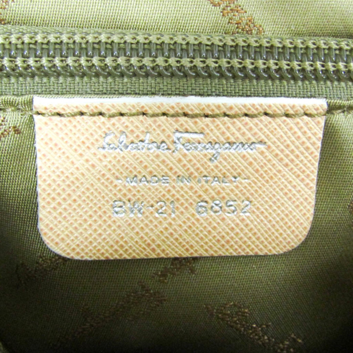Salvatore Ferragamo Gancini Vara · Ribbon Handle