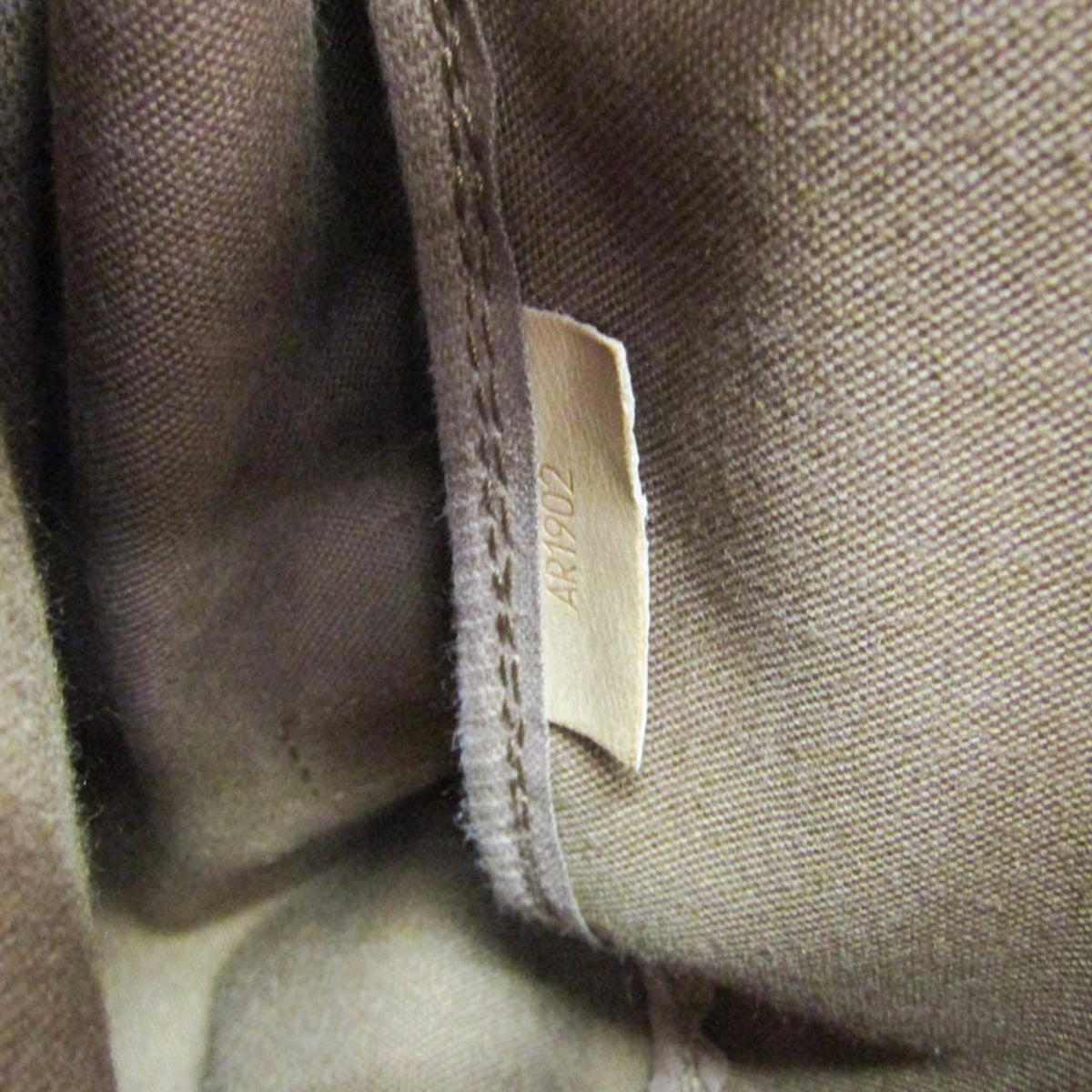 Louis Vuitton Saumur 35 · Monogram