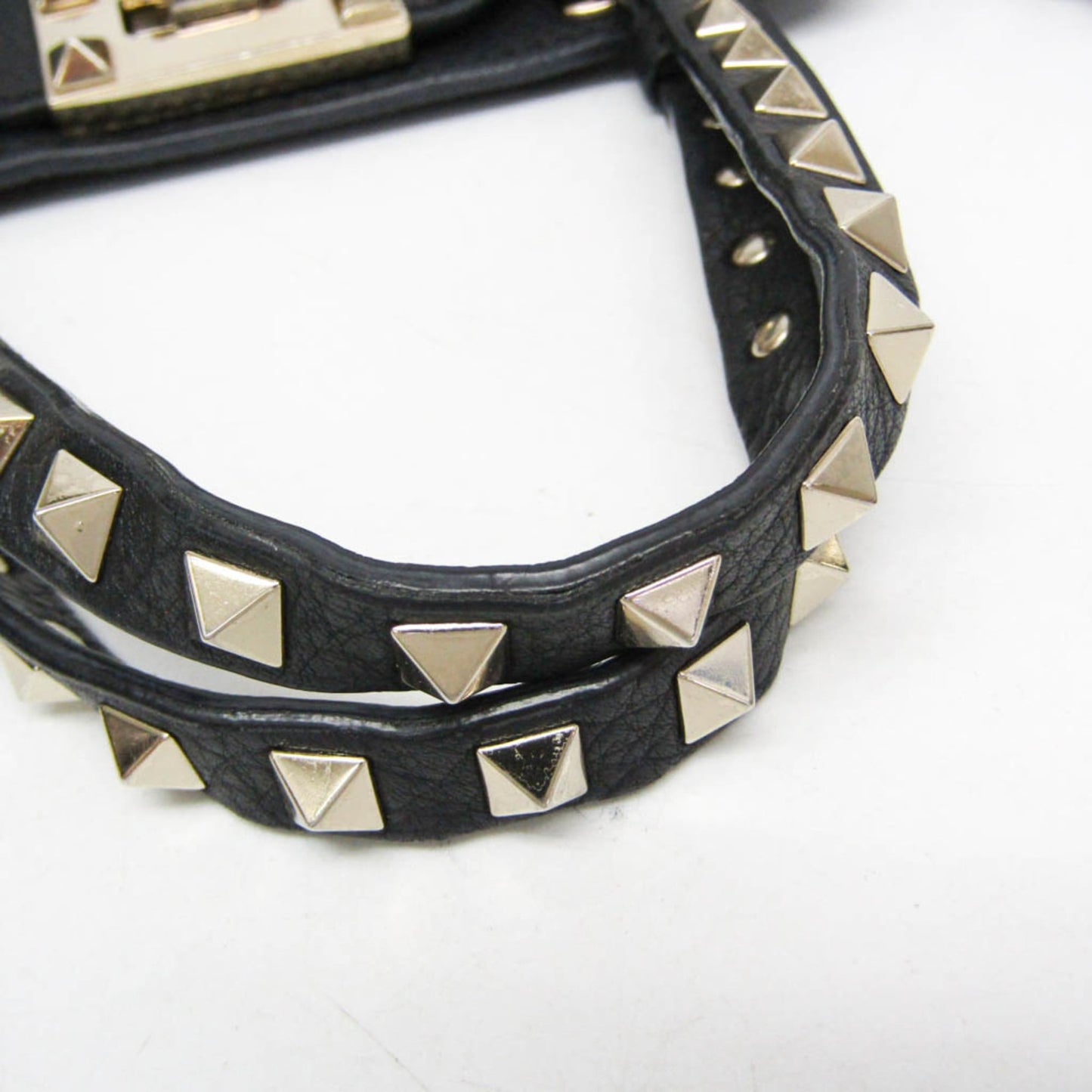 Valentino Garavani Lock Studs · Leather