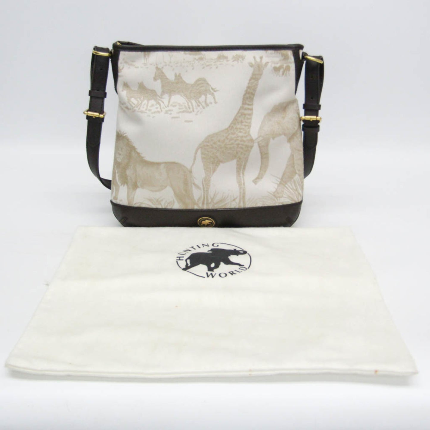 Hunting World Safari Embroidery · Canvas