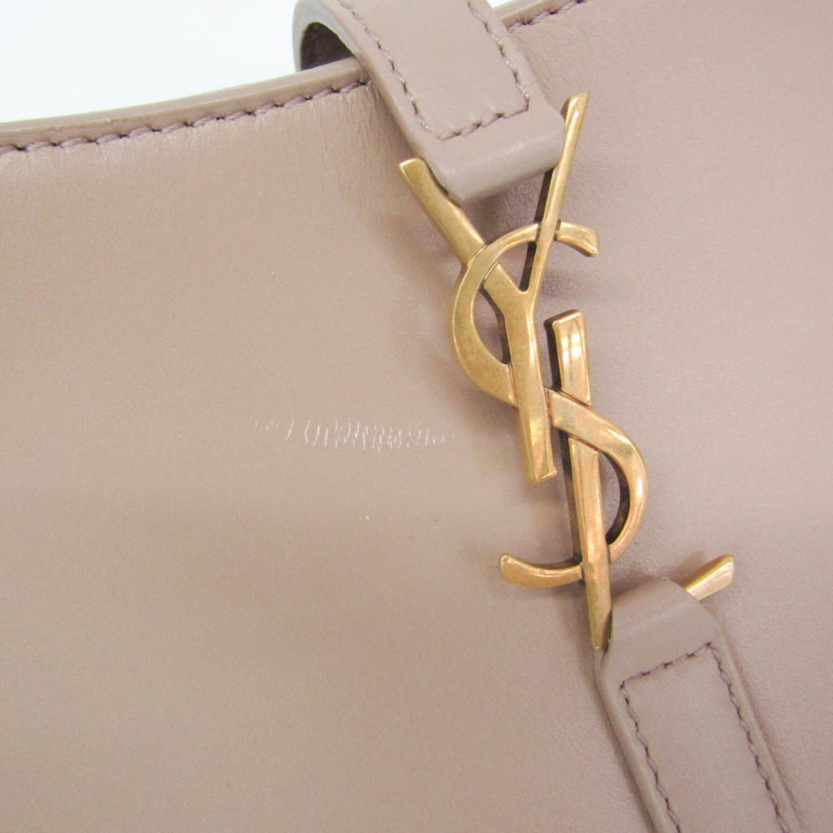 Yves Saint Laurent Le 5 À 7 · Leather