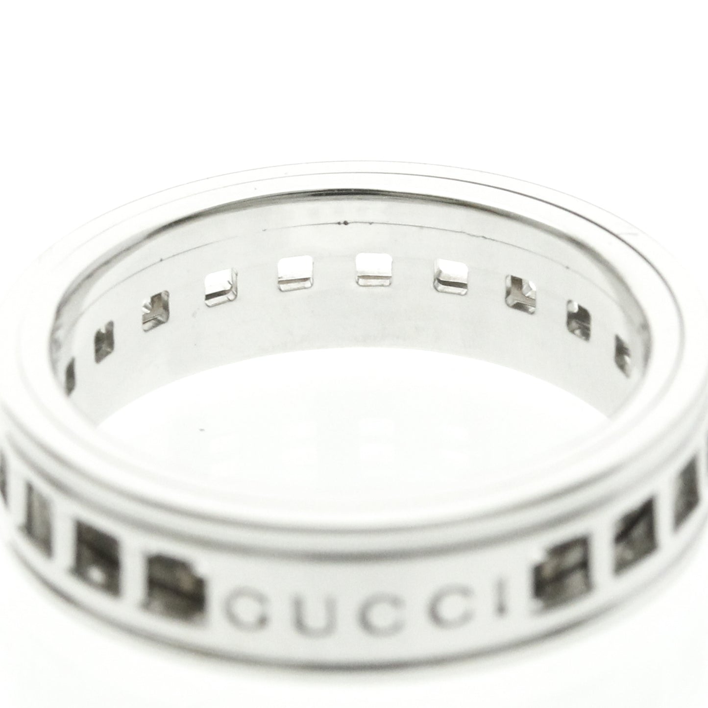 Gucci Scroll · 18K White Gold