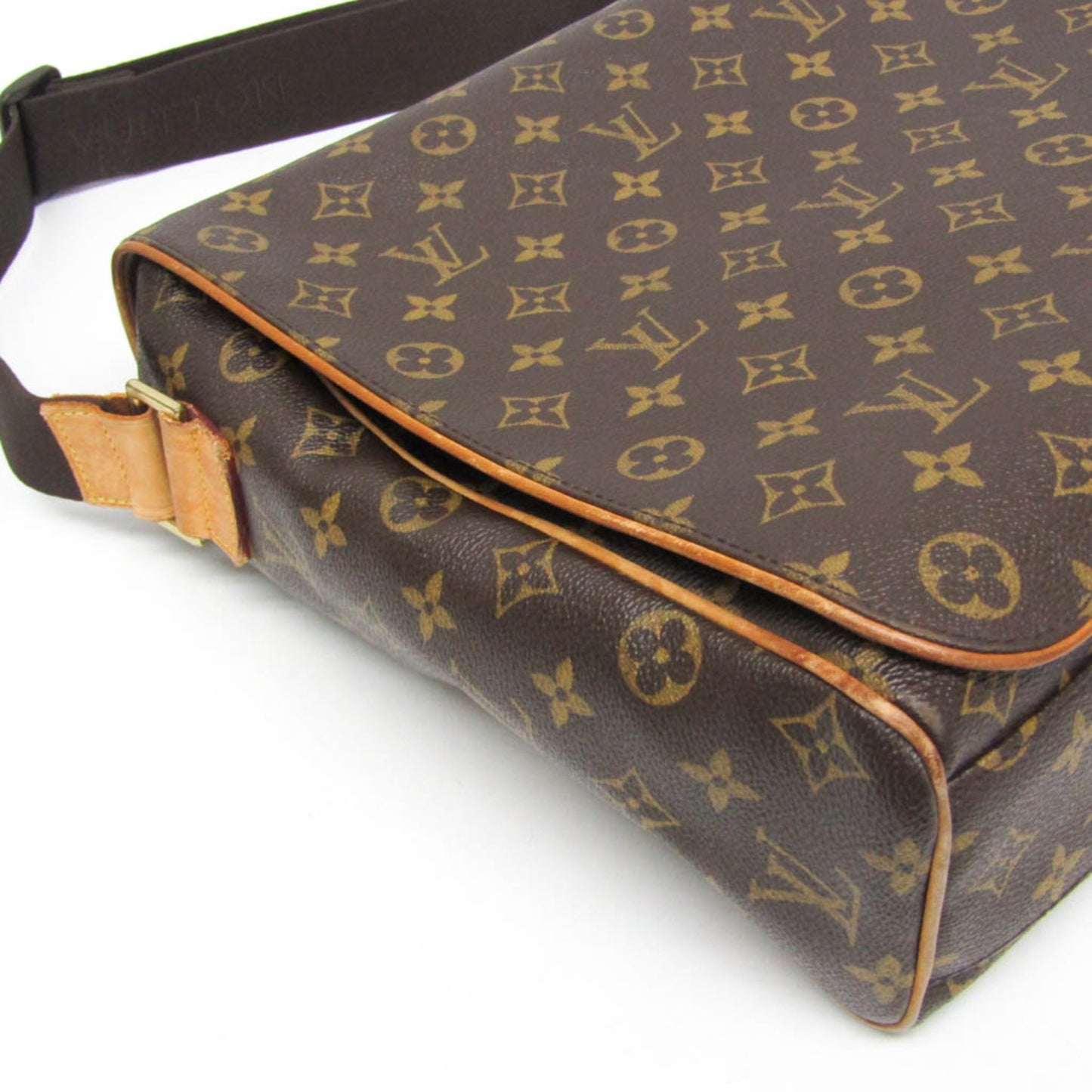 Louis Vuitton Avessess · Monogram