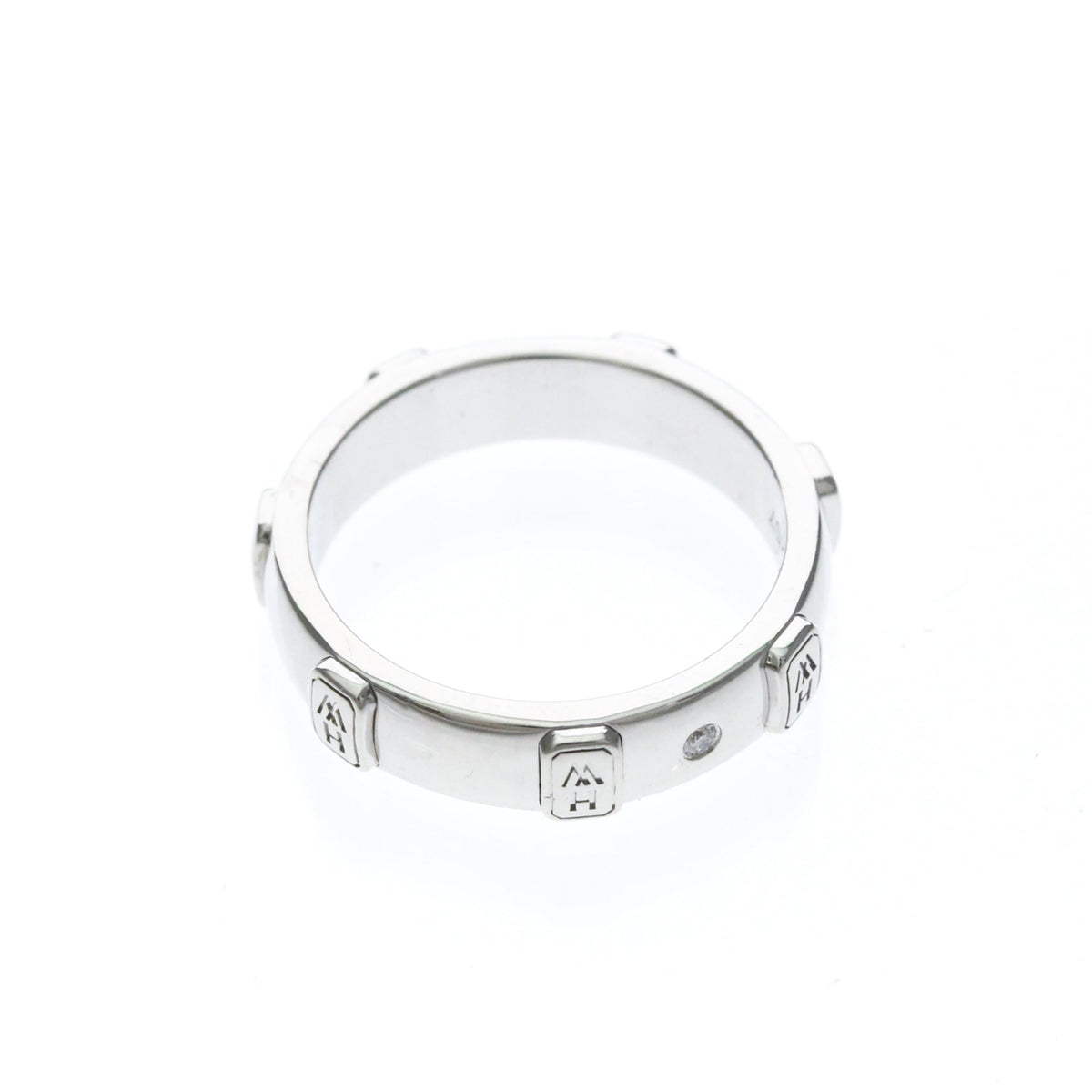 Harry Winston HW Logo · Diamond · 18K White Gold
